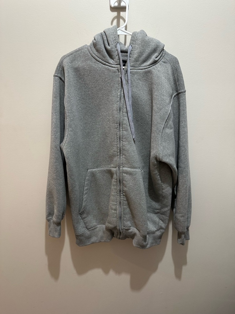 Classic Gray Zip-Up Hoodie - Unbranded